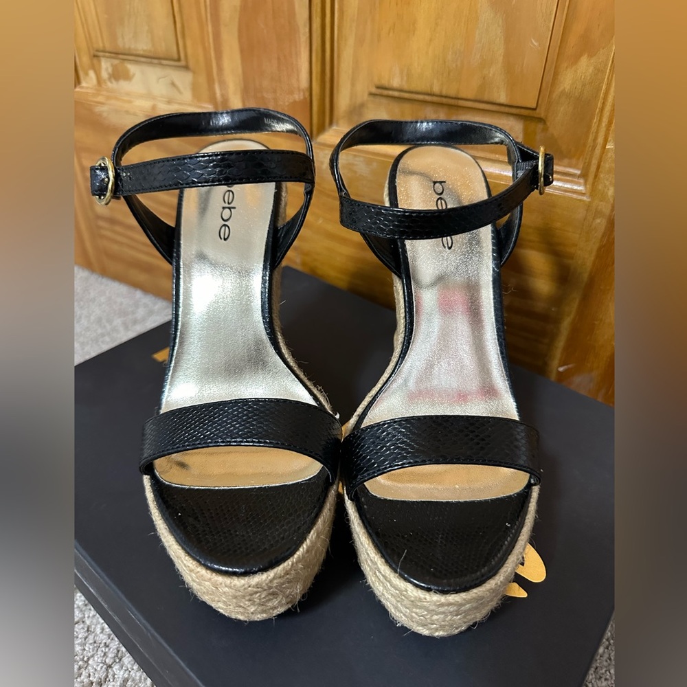 BEBE BLACK SNAKE SKIN CORK WEDGES SIZE 7 NEVER WORN